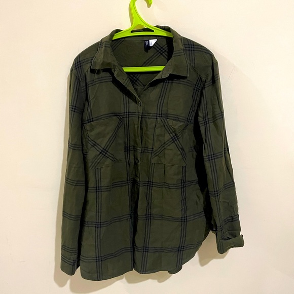 H&M Tops - H&M Green check Shirt